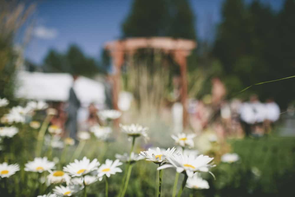 3_sunriver_bend_oregon_backyard_wedding