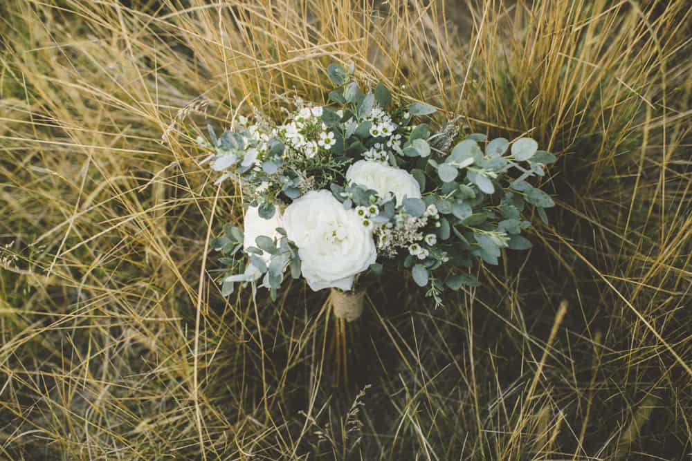 stylish mountain meadow elopement central oregon victoria carlson photography 0021