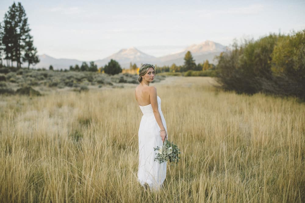 stylish mountain meadow elopement central oregon victoria carlson photography 0025