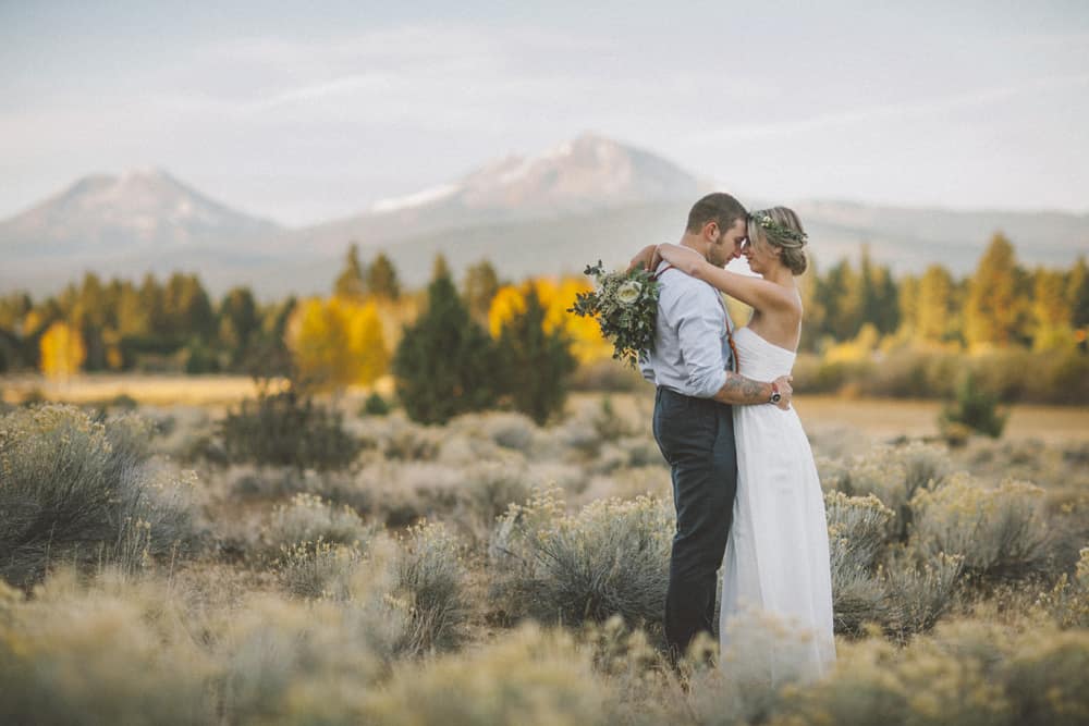 stylish mountain meadow elopement central oregon victoria carlson photography 0028