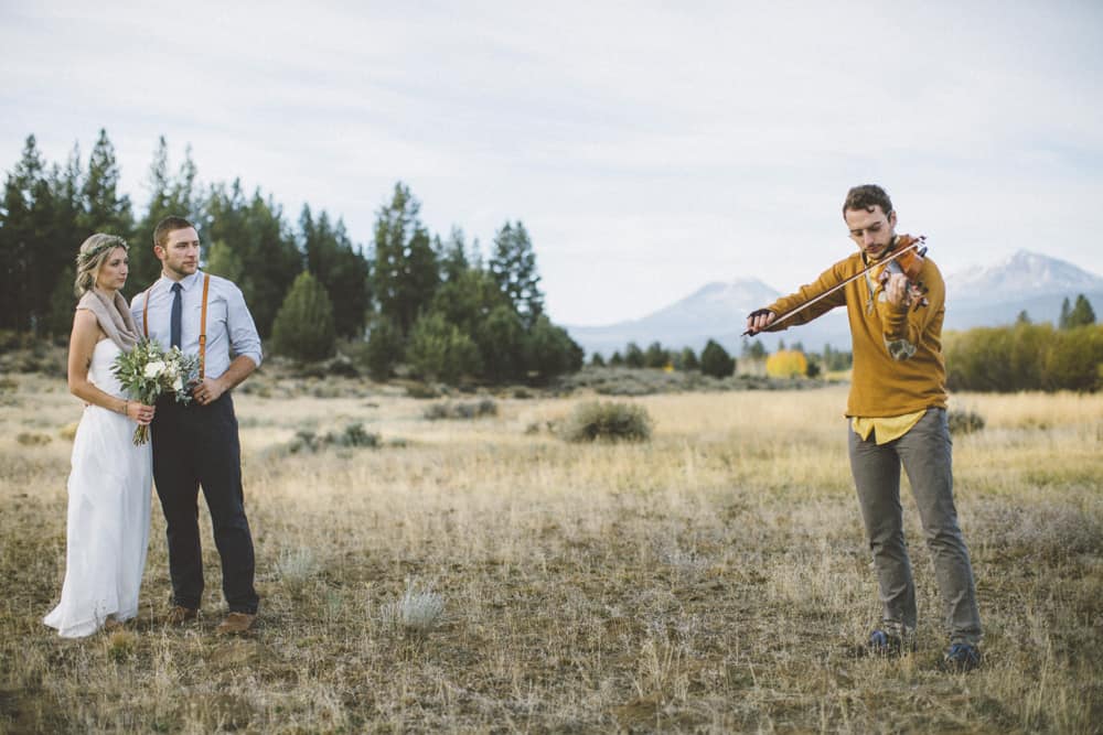 stylish mountain meadow elopement central oregon victoria carlson photography 0047
