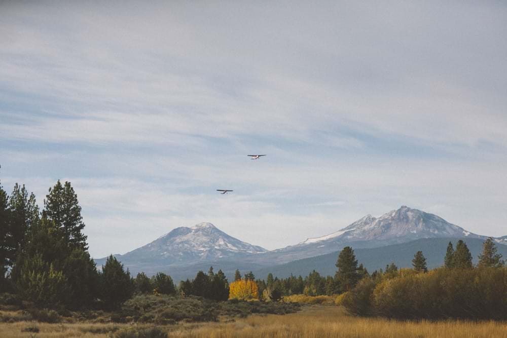 stylish mountain meadow elopement central oregon victoria carlson photography 0050