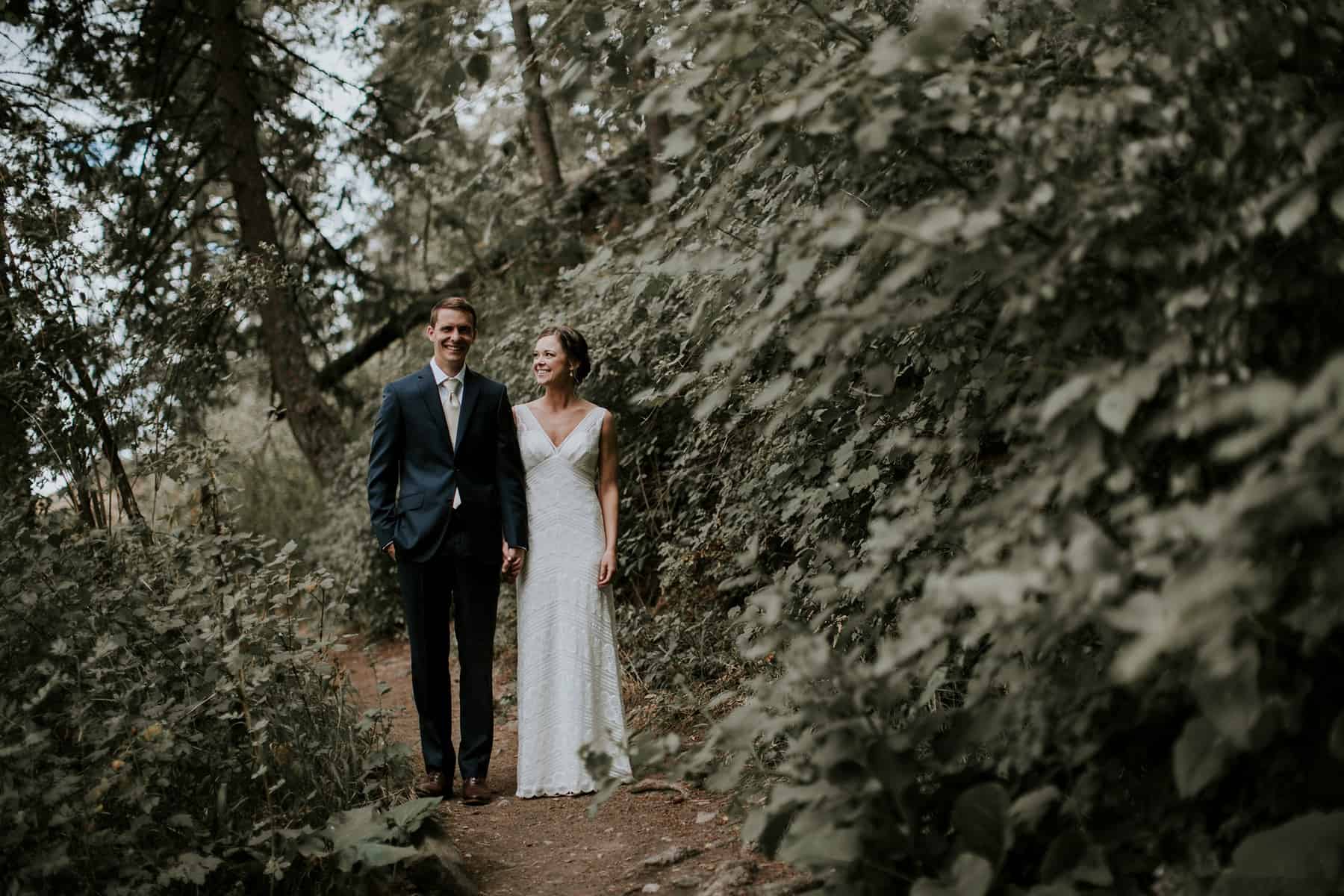 maisie-morgan-spokane-washington-pacific-northwest-backyard-wedding-00003
