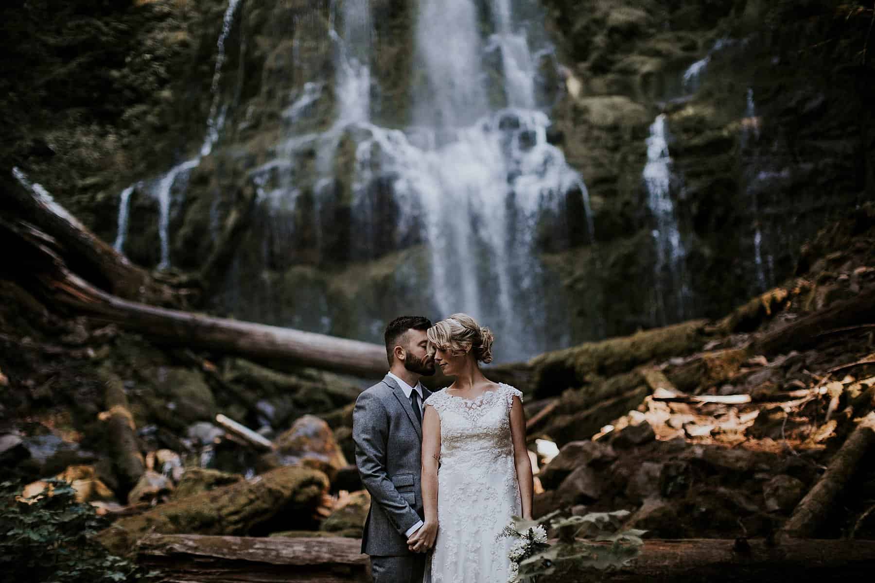 bend-central-oregon-waterfall-adventure-wedding-elopement-004