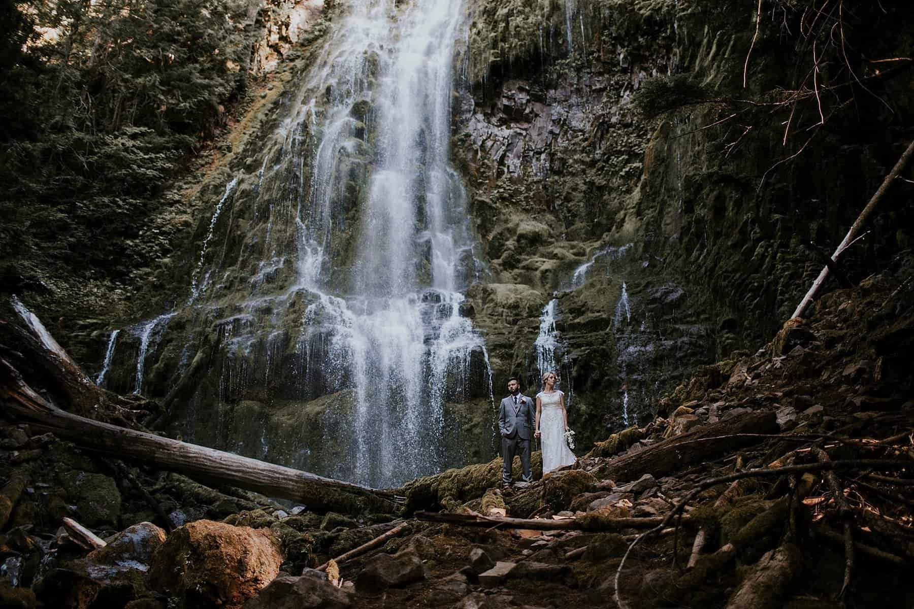 bend-central-oregon-waterfall-adventure-wedding-elopement-006