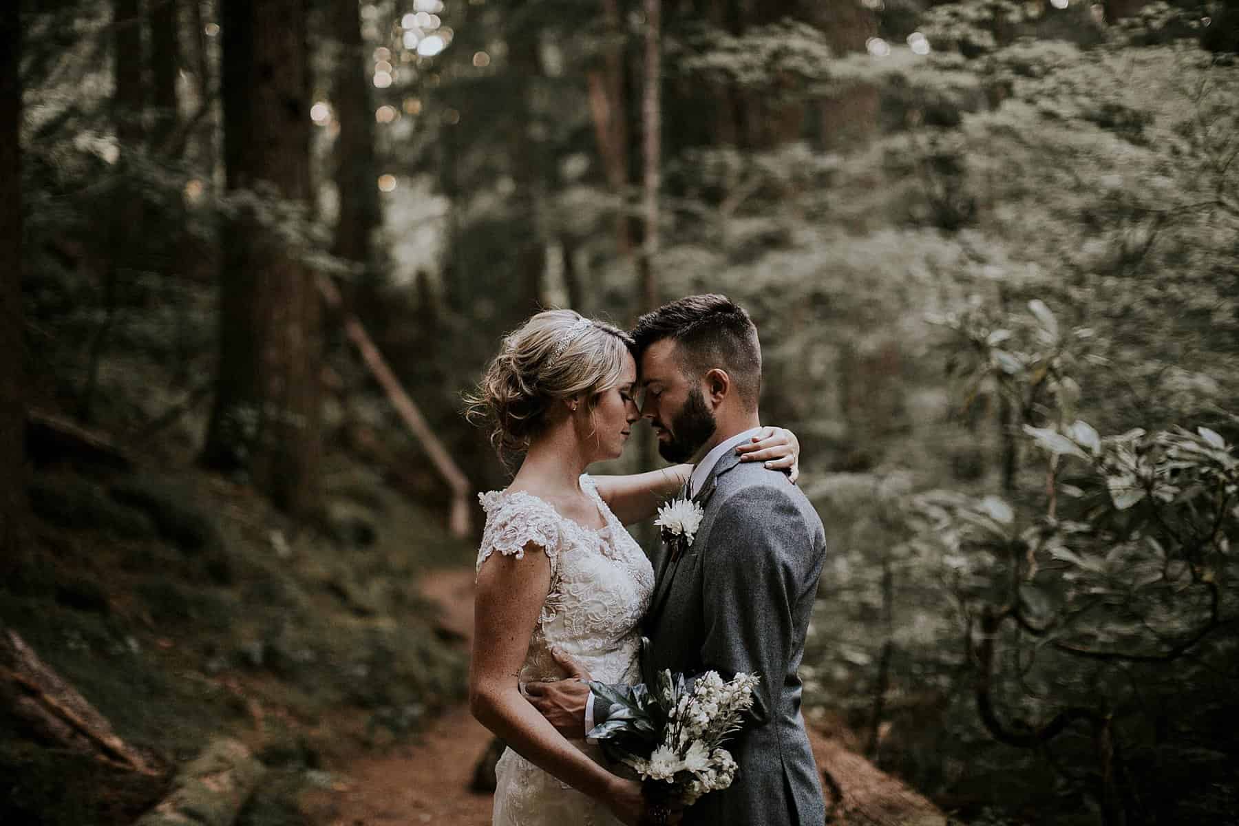 bend-central-oregon-waterfall-adventure-wedding-elopement-023